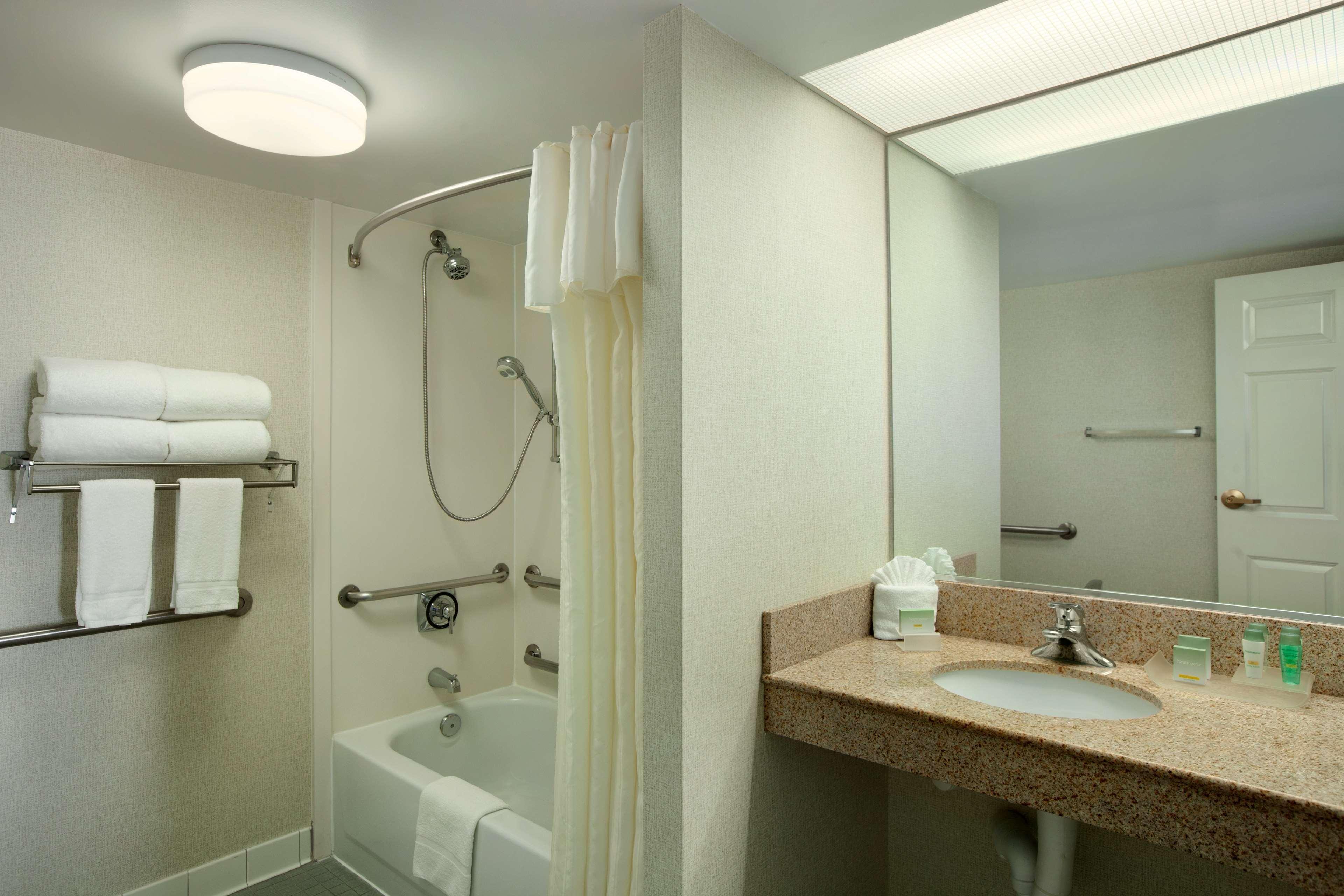 Hotel Homewood By Hilton Falls Church 3*